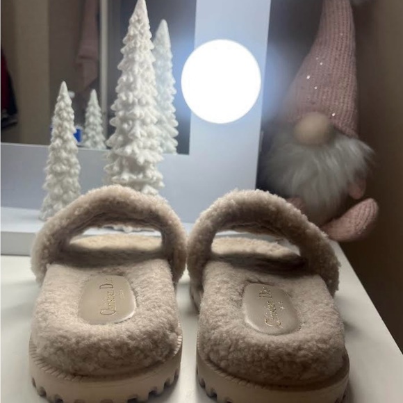 Christian Dior slides, women size 7, cream color - Picture 8 of 8